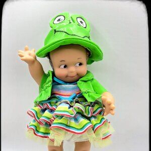 💥8" Kewpie "Frog Raincoat" - RARE.   💥